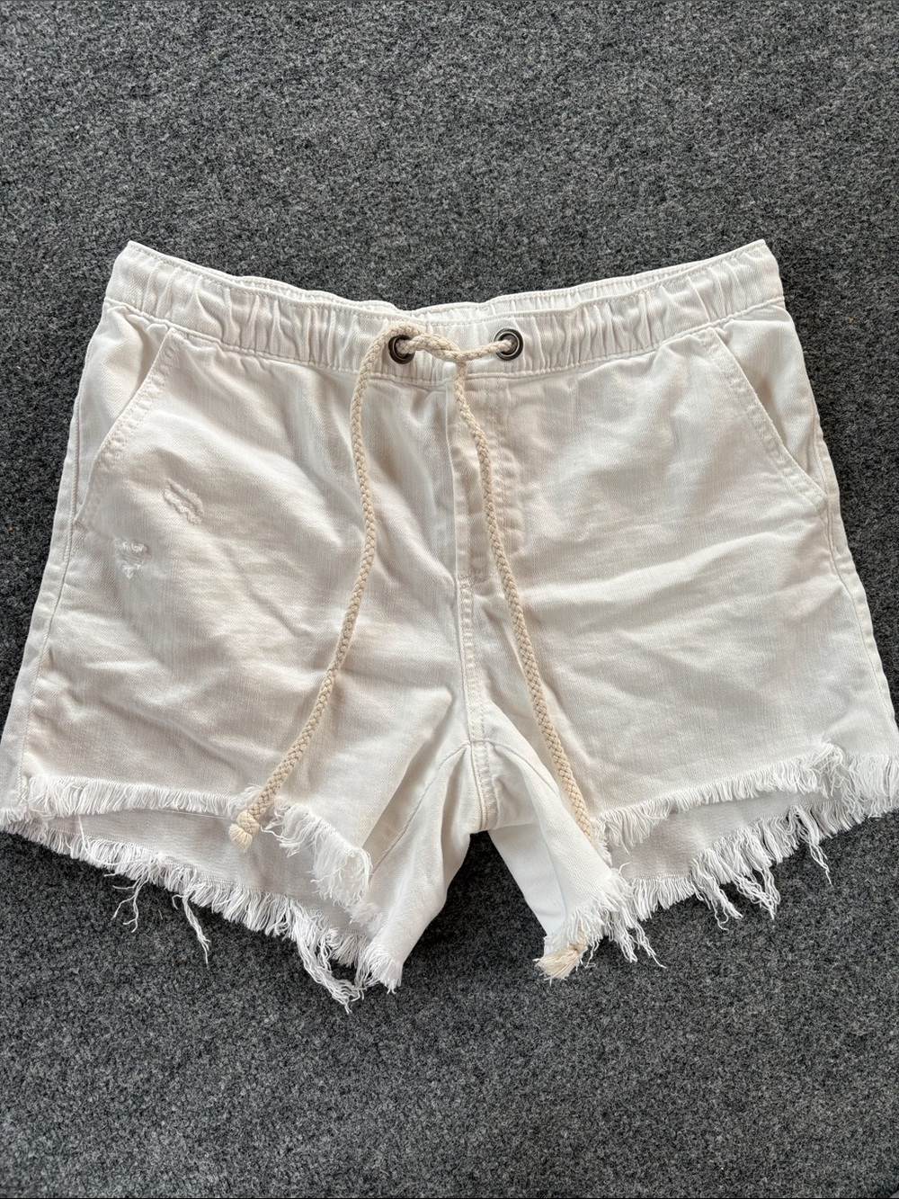 Aerie Women's White Frayed Hem Drawstring Shorts - Size Medium